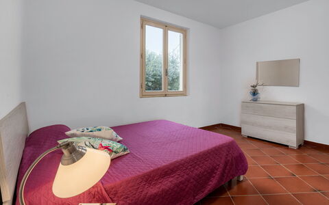 Borgo House In Florentine Hills With Pool: Interior Design, Flooring, Wand, Fussboden, Möbel, Holz, Zimmer, Schlafzimmer, Decke, Bett