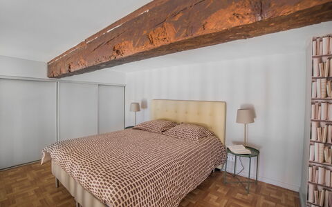 Studio Republique: Interior Design, Flooring, Fussboden, Bett, Möbel, Schlafzimmer, Wand, Holz, Decke, Zimmer