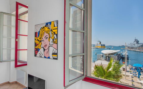Studio Republique: Wohnung, Farbe, Balkon