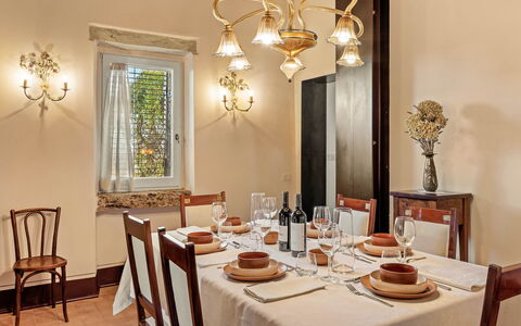 Terra Quercus: Möbel, Interior Design, Wand, Light Fixture, Decke, Tabelle, Esszimmer, Holz, Flooring, Leuchter