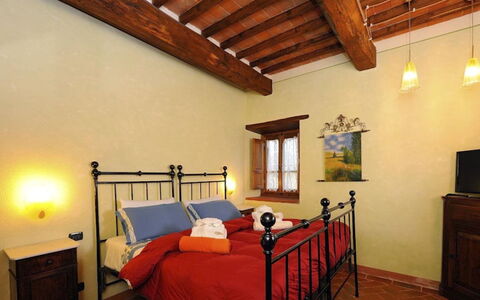 Mulino della Villa: Wand, Interior Design, Möbel, Schlafzimmer, Decke, Bett, Flooring, Fussboden, Zimmer, Bettrahmen