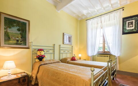 Villa Cerreta: Interior Design, Wand, Bett, Möbel, Schlafzimmer, Decke, Flooring, Zimmer, Fussboden, Bedding