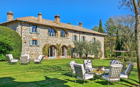 Villa Aiola: Estate, Garten, Villa, Bauernhaus, Villa, Rasen, Landscaping, Hazienda, Hecke, Stattliches Heim