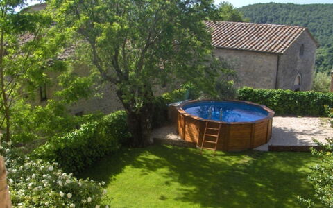 Borgo di Fighine: Strauch, Garten, Schwimmbad, Hinterhof, Freizeit, Landscaping, Garten, Eco Hotel, Gartenmöbel, Hof