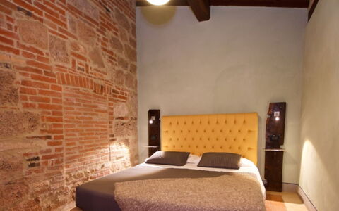 Podere della Bruciata: Wand, Schlafzimmer, Möbel, Interior Design, Bett, Flooring, Fussboden, Bettdecke, Decke, Zimmer