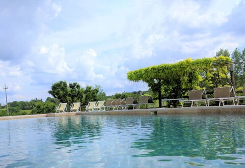 Podere della Bruciata: Schwimmbad, Gartenmöbel, Freizeit, Regenschirm, Resort, Sonnenliege, Tropen, Water Feature, Ferienort, Eco Hotel