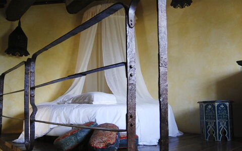 Poggio Aperto: Holz, Fussboden, Schlafzimmer, Himmelbett, Bettrahmen, Bett, Linens, Bedding, Hartholz