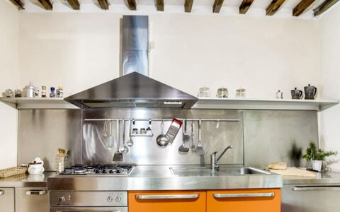 Mulino della Frateria: Küche, Küchengerät, Countertop, Major Appliance, Herd, Haushaltsgerät, Interior Design, Herd, Flooring