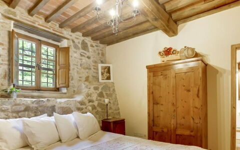 Mulino della Frateria: Möbel, Holz, Interior Design, Decke, Flooring, Bett, Schlafzimmer, Fussboden, Zimmer, Bedding