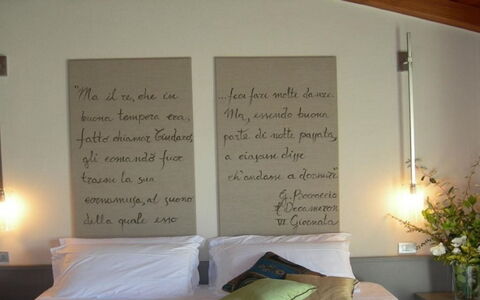 Villa la Tabaccaia: Möbel, Wand, Interior Design, Schlafzimmer, Holz, Bett, Textil, Fussboden, Linens, Bedding