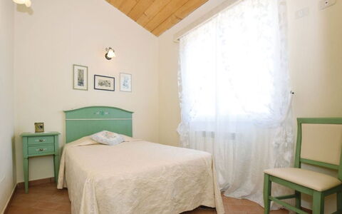 San Giuseppe Villa: Möbel, Bett, Schlafzimmer, Interior Design, Bettdecke, Fussboden, Bedding, Flooring, Holz, Decke