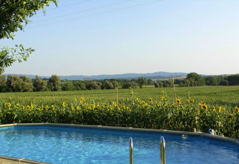 Casalunga: Blau, Schwimmbad, Schatten, Gartenmöbel, Landscaping, Reflexion, Eco Hotel, Water Feature, Hinterhof