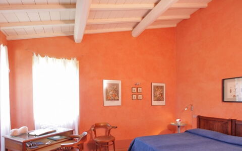 Bagnoletto: Möbel, Interior Design, Wand, Schlafzimmer, Bett, Fussboden, Flooring, Decke, Textil, Zimmer