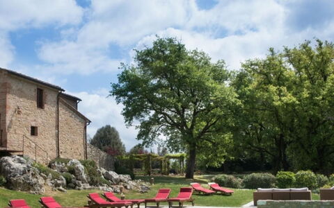 Villa Pipirelli: Estate, Garten, Gartenmöbel, Bauernhaus, Rasen, Hinterhof, Hazienda, Villa, Garten, Landscaping