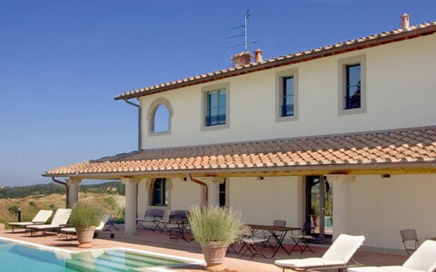 Villa Santa Virginia: Zuhause, Wohngebiet, Haus, Dach, Tür, Schwimmbad, Estate, Villa, Bauernhaus, Balkon