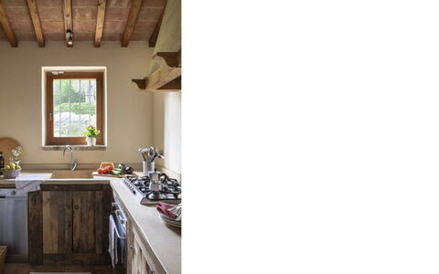 Villa Torre: Holz, Möbel, Flooring, Interior Design, Countertop, Küche, Zuhause, Fussboden, Küchengerät, Zimmer