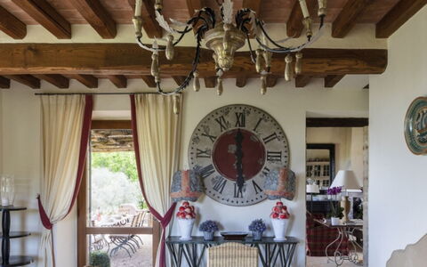 Villa Torre: Holz, Möbel, Interior Design, Zuhause, Stuhl, Wohnzimmer, Bilderrahmen, Holzbeize, Hartholz, Bauernhaus