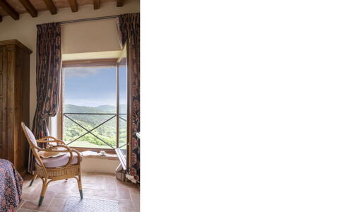 Villa Torre: Möbel, Senke, Stuhl, Holzbeize, Balkon, Linens, Reservoir, Hartholz, Tarn