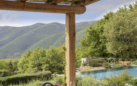 Villa Santa: Holz, Garten, Schatten, Outdoor Struktur, Gebirge, Hartholz, Pavillon, Gazebo, Landscaping