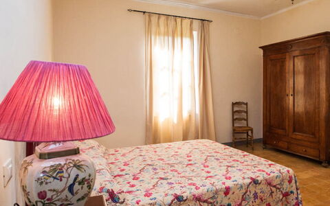 Cascina del Castello: Möbel, Interior Design, Schlafzimmer, Bett, Wand, Fussboden, Flooring, Bettdecke, Holz, Bedding