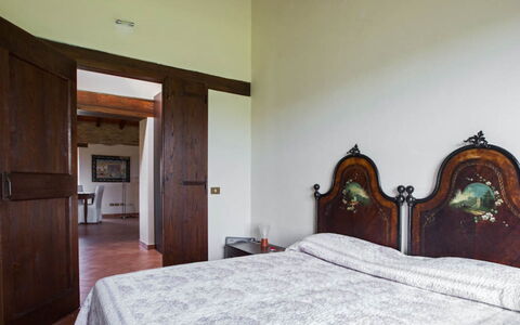 Cascina Tabia: Wand, Interior Design, Möbel, Schlafzimmer, Bett, Decke, Flooring, Fussboden, Zimmer, Bettdecke
