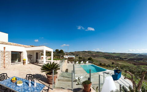 Villa Eroica: Estate, Villa, Landscaping, Resort, Schwimmbad, Hazienda, Eco Hotel, Zimmerpflanze, Hotel