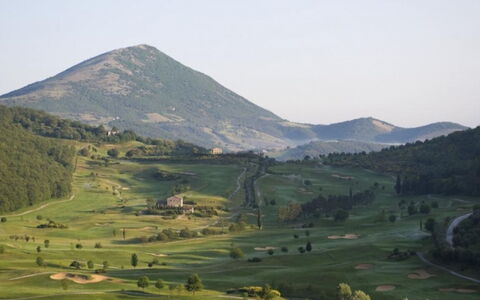 Villa Savino: Bergforms, Berg, Hügel, Hochland, Wiese, Landschaft, Gebirge, Bergstation, Einfach, Grundstueck