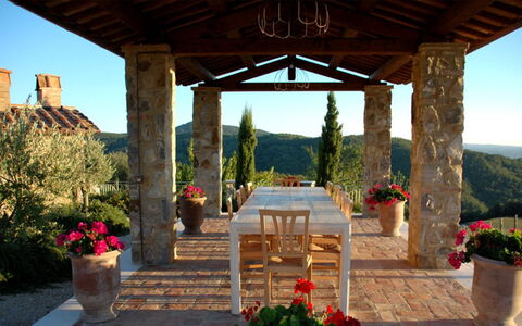 Villa Rufeno: Möbel, Tabelle, Stuhl, Blumentopf, Gartenmöbel, Tisch Im Freien, Garten, Terrasse, Säule
