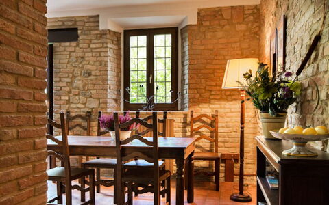 Cascina Arcangelo: Möbel, Interior Design, Wand, Flooring, Tabelle, Stuhl, Holz, Küche & Esszimmer Tisch, Esszimmer, Decke