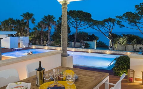 Villa delle Palme: Flooring, Interior Design, Resort, Fussboden, Möbel, Schwimmbad, Beleuchtung, Eco Hotel, Stuhl, Schatten