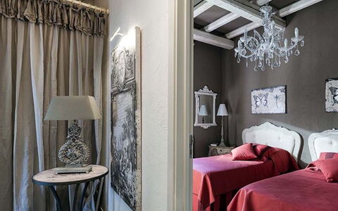 Villa della Laguna: Möbel, Wand, Interior Design, Schlafzimmer, Bett, Textil, Bettdecke, Zimmer, Linens, Decke