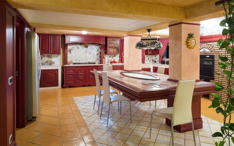 Villa del Drago: Möbel, Interior Design, Flooring, Küche, Fussboden, Holz, Countertop, Decke, Küche & Esszimmer Tisch, Tabelle