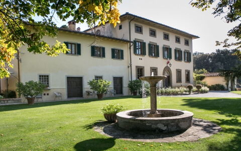 Villa Bel Monte: Strauch, Menschliche Siedlung, Garten, Estate, Hof, Garten, Rasen, Auffahrt, Hazienda, Landscaping