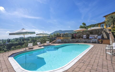 Villa Lucente: Schwimmbad, Resort, Gartenmöbel, Hotel, Eco Hotel, Ferienort, Villa