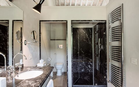 Villa Piuma: Interior Design, Flooring, Fussboden, Armatur, Decke, Badezimmer, Installation, Wohnung