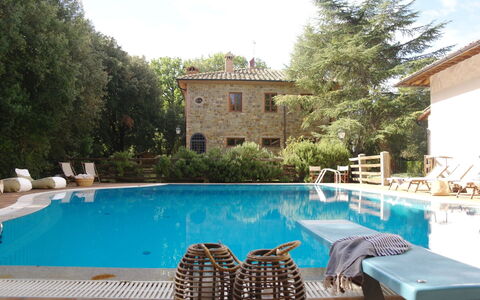 Villa Antonella: Schwimmbad, Resort, Thermae, Gartenmöbel, Menschliche Siedlung, Estate, Eco Hotel, Hazienda, Villa, Hotel