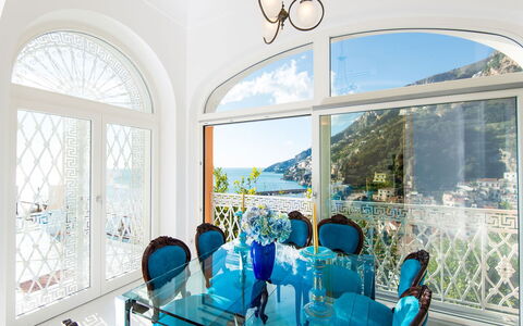 Villa Limoncello: Blau, Interior Design, Möbel, Stuhl, Resort, Küche & Esszimmer Tisch, Esszimmer, Hotel, Villa, Kaffetisch