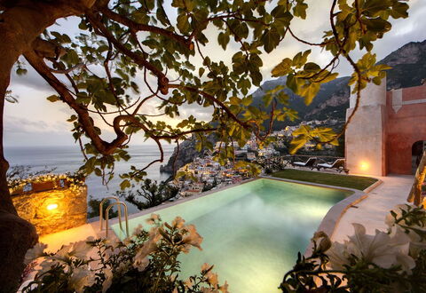 Villa Positano: Water Feature, Eco Hotel, Resort, Villa, Schwimmbad, Hazienda, Bergdorf, Ferienort, Zutageliegen