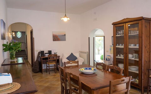 Villa Sant'Agata: Möbel, Flooring, Interior Design, Holz, Tabelle, Stuhl, Küche & Esszimmer Tisch, Fussboden, Esszimmer, Beleuchtung