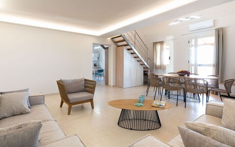 Casa sul Mare: Möbel, Interior Design, Flooring, Fussboden, Holz, Decke, Zimmer, Couch, Beleuchtung, Wohnzimmer