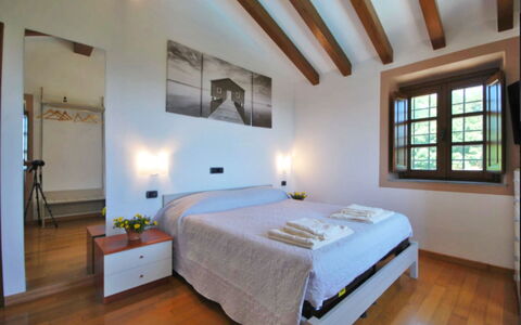 Villa Sarzana: Interior Design, Decke, Zimmer, Zuhause, Schlafzimmer, Möbel, Flooring, Bett, Fussboden, Bettrahmen