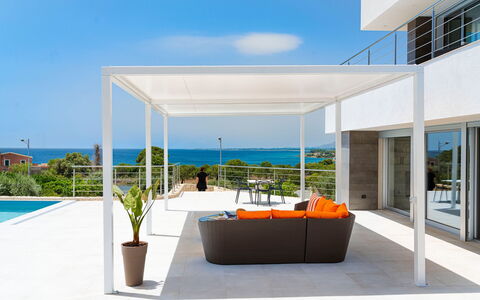 Villa Nina: Gartenmöbel, Möbel, Schatten, Outdoor Struktur, Stuhl, Terrasse, Pergola, Schwimmbad, Blumentopf, Eco Hotel
