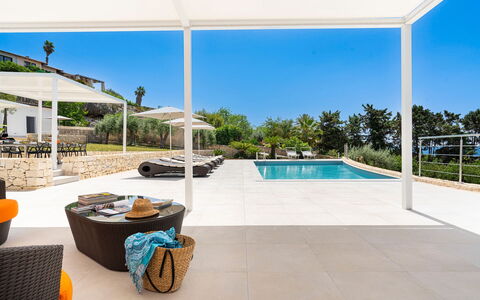 Villa Nina: Möbel, Gartenmöbel, Stuhl, Schwimmbad, Resort, Schatten, Verbundwerkstoff, Eco Hotel, Tisch Im Freien, Freizeit