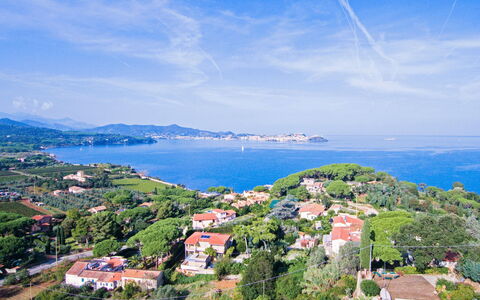 Villa Magazzini: Blau, Grün, Küste, Horizont, Küsten Und Ozeanische Forms, Natürliche Landschaft, Meer, Landschaft, Sommer, Ozean