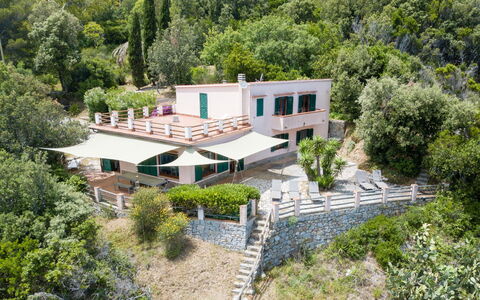 Villa Marciana: Schatten, Garten, Estate, Regenschirm, Landscaping, Gartenmöbel, Eco Hotel, Villa, Hazienda, Tisch Im Freien