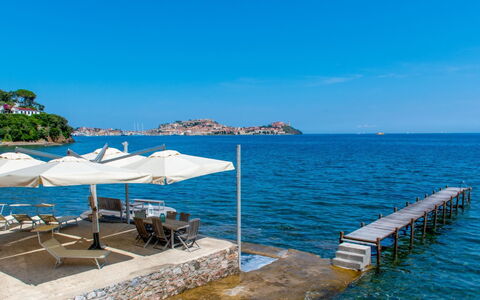 Terrazza Dell'Elba: Blau, Wasser, Gewässer, Horizont, Küsten Und Ozeanische Forms, Küste, Meer, See, Ozean, Resort