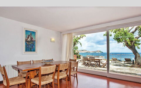 Terrazza Dell'Elba: Möbel, Stuhl, Meer, Küste, Küche & Esszimmer Tisch, Resort, Schatten, Ufer, Bucht, Zimmerpflanze