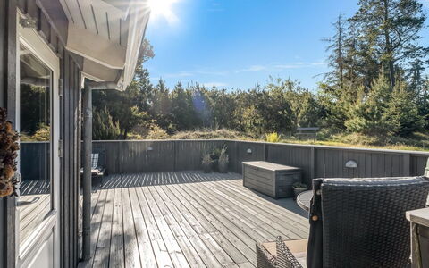 Elisenda - 2.2Km from the Sea: Blau, Strauch, Hütte, Ground, Garten, Estate, Schatten, Landscaping, Bauernhaus, Eco Hotel