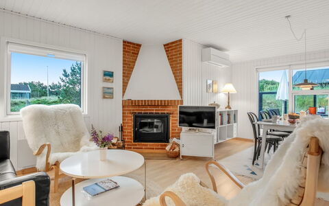 Cate - 900M from the Sea: Interior Design, Holz, Möbel, Zuhause, Decke, Flooring, Fussboden, Wohnzimmer, Zimmer, Stuhl