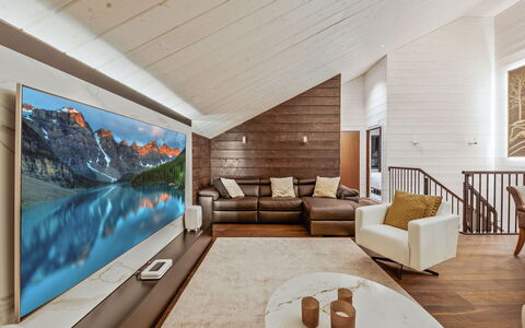 Levi Star West a: Interior Design, Decke, Couch, Wohnzimmer, Möbel, Flooring, Zuhause, Beleuchtung, Fussboden, Zimmer